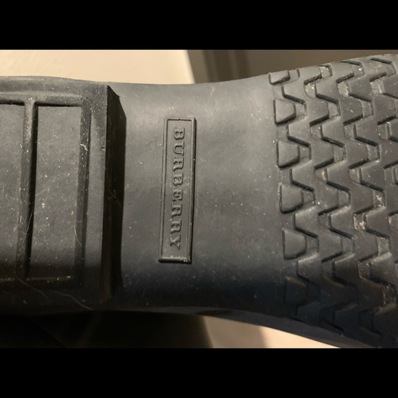 Burberry rain boots - Picture 5 of 5